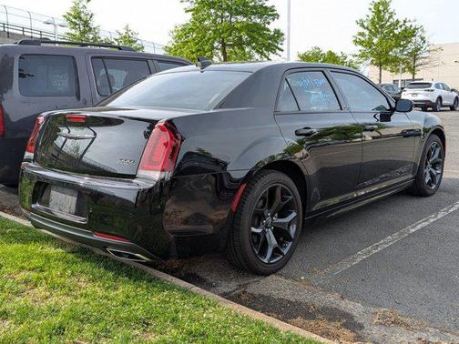 2023 Chrysler 300 Touring