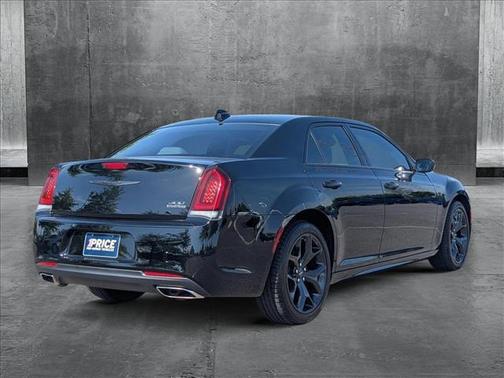 2023 Chrysler 300 Touring