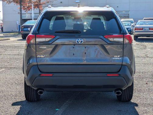 2022 Toyota RAV4 Hybrid XLE