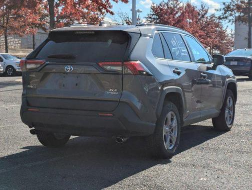 2022 Toyota RAV4 Hybrid XLE