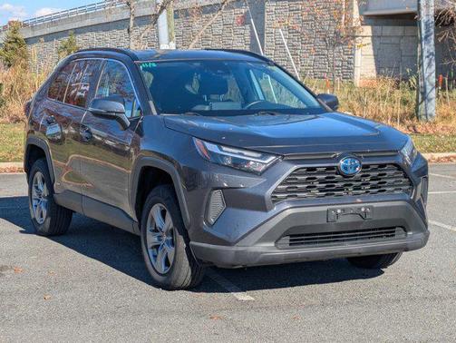2022 Toyota RAV4 Hybrid XLE