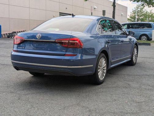 2017 Volkswagen Passat 1.8T SE