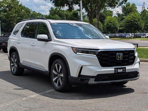 2025 Honda Pilot Touring 8-Passenger