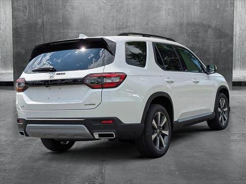 2025 Honda Pilot Touring 8-Passenger