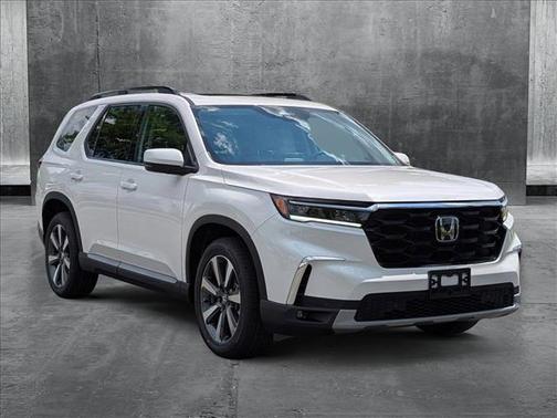2025 Honda Pilot Touring 8-Passenger