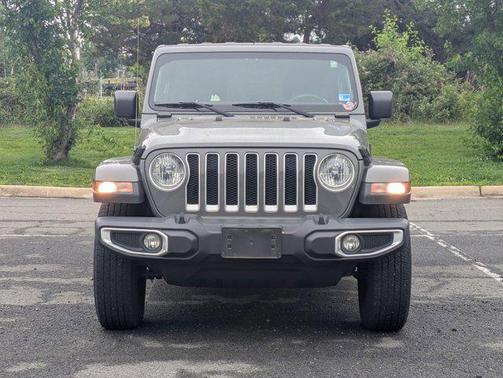 Sting-Gray Clearcoat 2019 Jeep Wrangler Unlimited Sahara