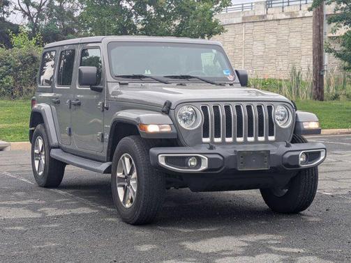 Sting-Gray Clearcoat 2019 Jeep Wrangler Unlimited Sahara