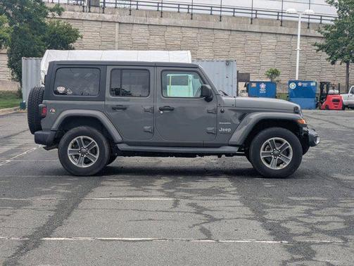 Sting-Gray Clearcoat 2019 Jeep Wrangler Unlimited Sahara