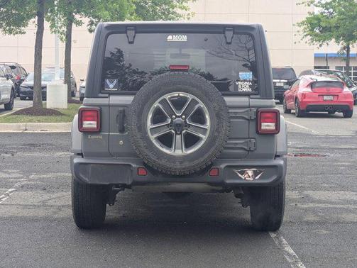 Sting-Gray Clearcoat 2019 Jeep Wrangler Unlimited Sahara