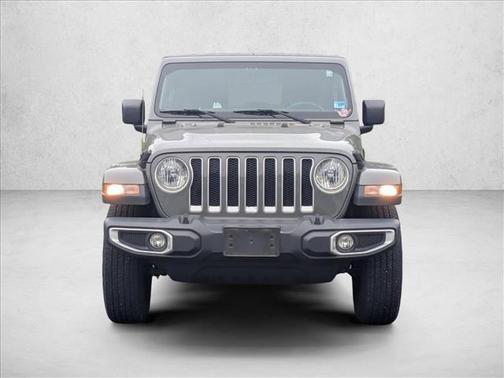 Sting-Gray Clearcoat 2019 Jeep Wrangler Unlimited Sahara