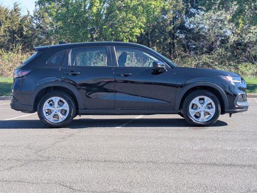 Crystal Black Pearl 2025 Honda HR-V LX