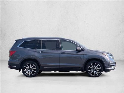 Silver/Gray 2022 Honda Pilot Touring 8-Passenger