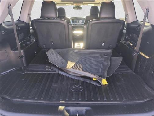 2017 Toyota Highlander SE