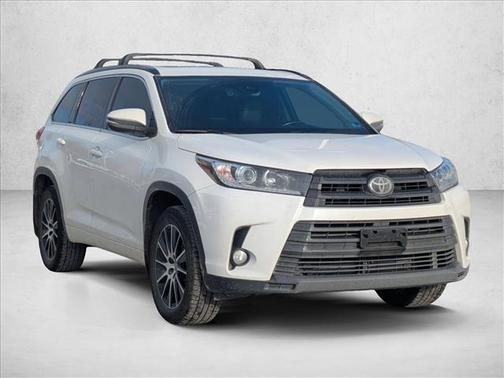 2017 Toyota Highlander SE