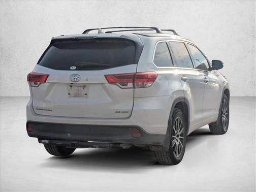 2017 Toyota Highlander SE