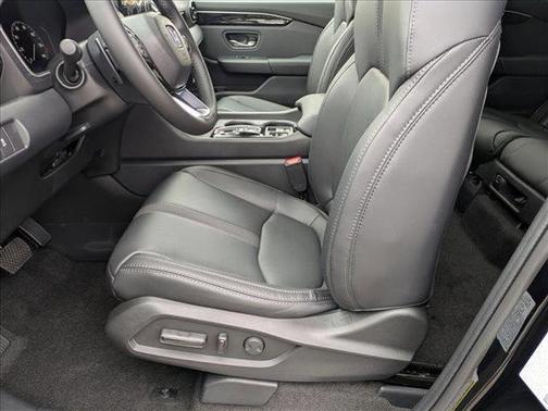 2025 Honda Pilot Touring 8-Passenger