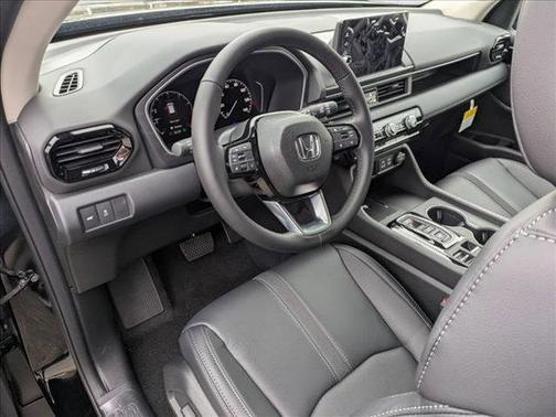 2025 Honda Pilot Touring 8-Passenger