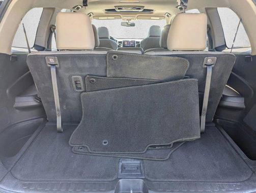 White Diamond Pearl 2018 Honda Pilot EX-L