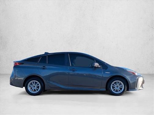 2022 Toyota Prius LE