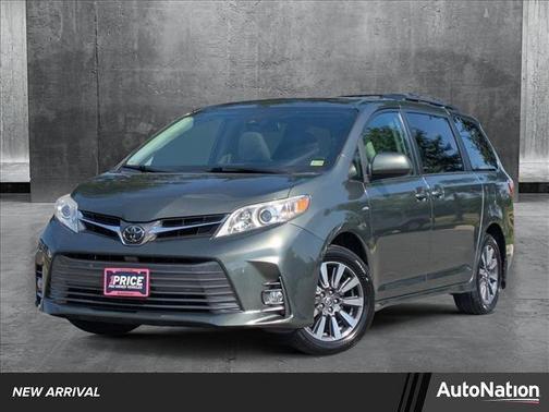 2018 Toyota Sienna XLE