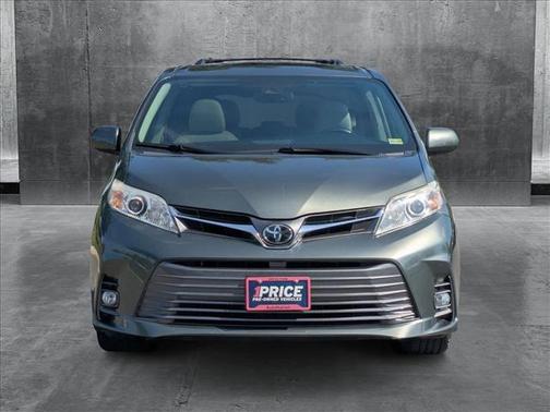2018 Toyota Sienna XLE