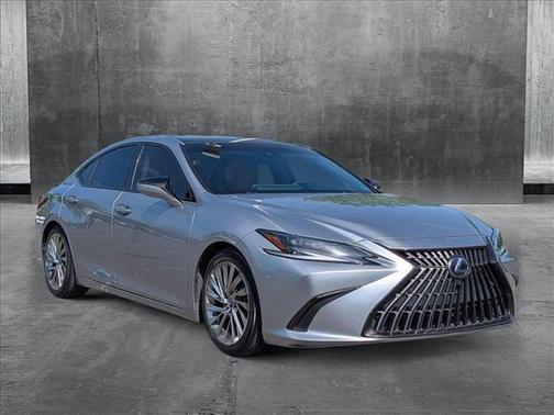 2022 Lexus ES 300h Luxury