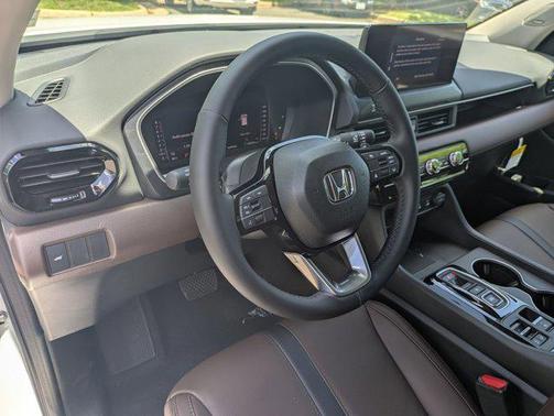 Platinum White Pearl 2026 Honda Pilot Touring 8-Passenger