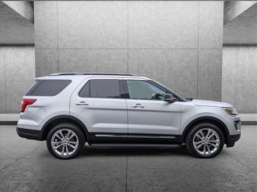 Photo 5 of 29 of 2019 Ford Explorer XLT