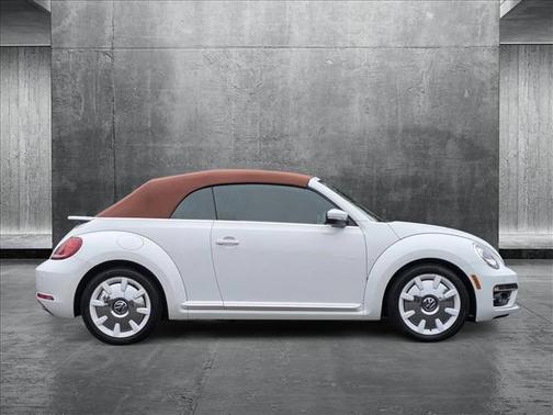 2019 Volkswagen Beetle 2.0T SE