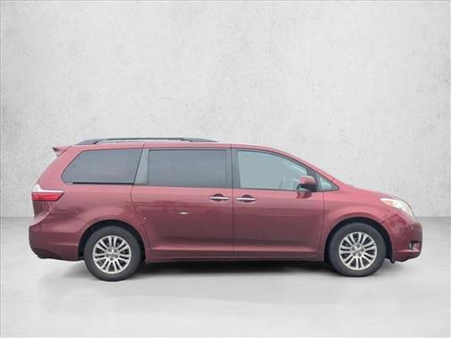 2016 Toyota Sienna XLE