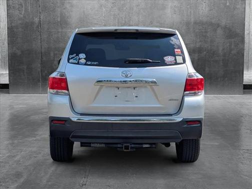2013 Toyota Highlander SE