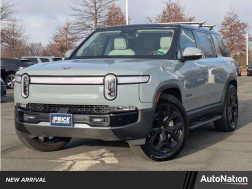 2023 Rivian R1S Adventure