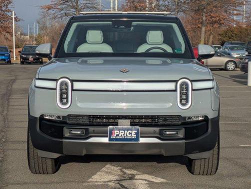 2023 Rivian R1S Adventure
