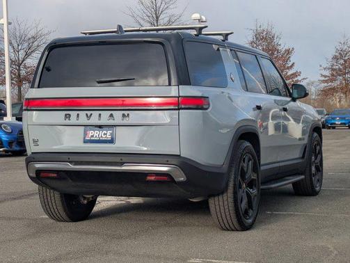 2023 Rivian R1S Adventure
