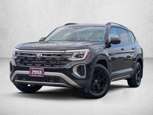 Deep Black Pearl 2024 Volkswagen Atlas 2.0T SE w/Technology 4MOTION