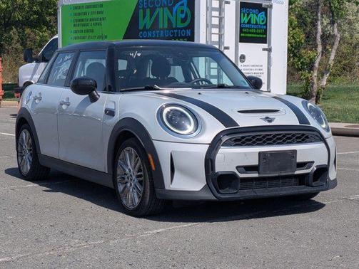 Moonwalk Grey Metallic 2022 MINI Hardtop Cooper S