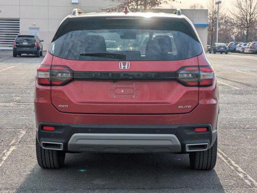 2023 Honda Pilot AWD Elite