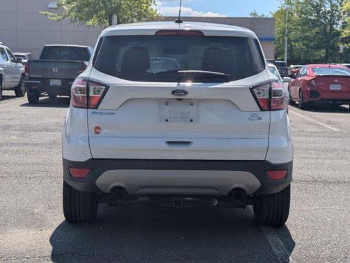 Oxford White 2017 Ford Escape SE