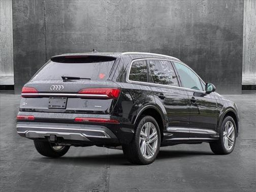 2021 Audi Q7 55 Premium Plus