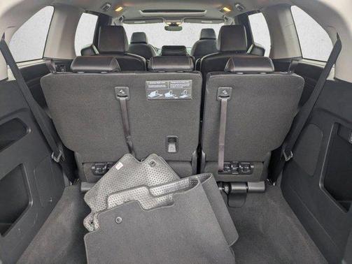 Crystal Black Pearl 2024 Honda Odyssey EX-L