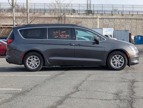 2020 Chrysler Voyager LXI