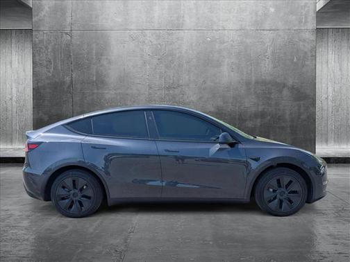 2025 Tesla Model Y Long Range Dual Motor All-Wheel Drive