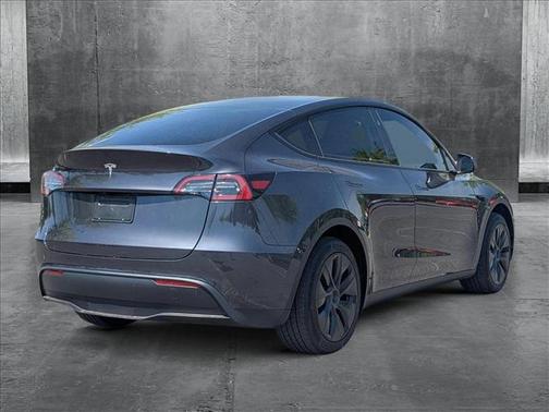 2025 Tesla Model Y Long Range Dual Motor All-Wheel Drive