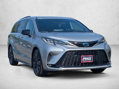 Celestial Silver Metallic 2021 Toyota Sienna XSE 7 Passenger