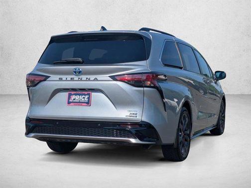 Celestial Silver Metallic 2021 Toyota Sienna XSE 7 Passenger