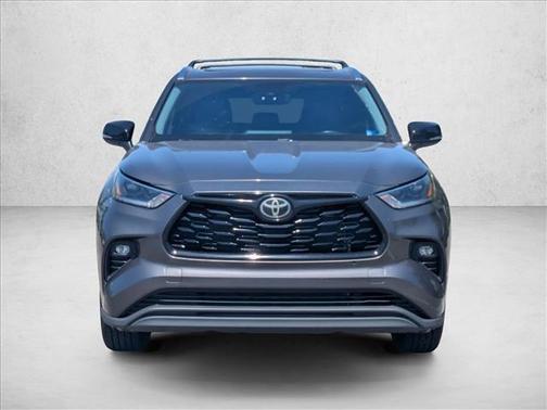 Magnetic Gray Metallic 2021 Toyota Highlander XLE