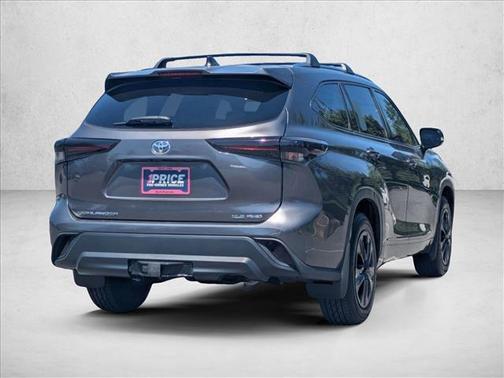 Magnetic Gray Metallic 2021 Toyota Highlander XLE