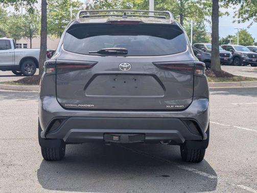 Magnetic Gray Metallic 2021 Toyota Highlander XLE