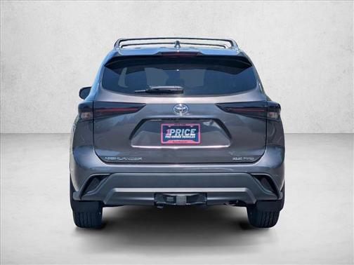 Magnetic Gray Metallic 2021 Toyota Highlander XLE