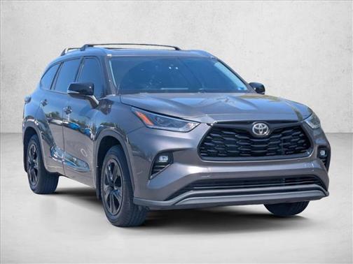 Magnetic Gray Metallic 2021 Toyota Highlander XLE